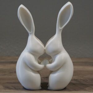 White Minimalist Rabbit Vase Accent